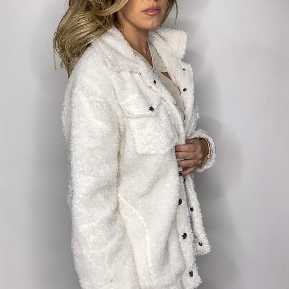 Kent Pocketed Sherpa Jacket